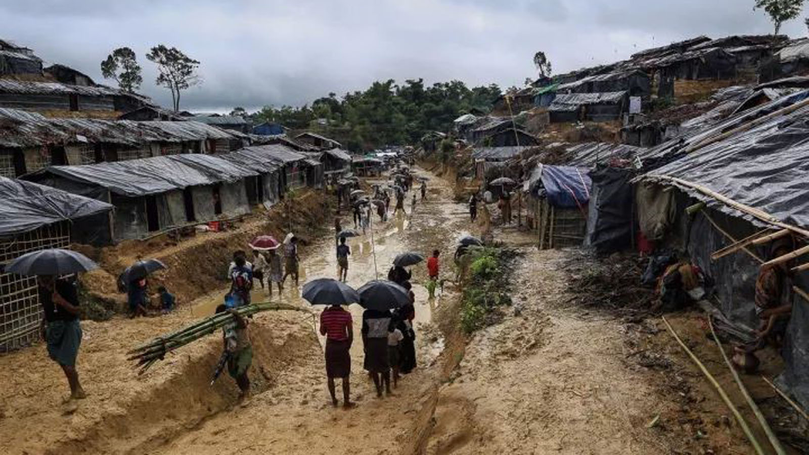   联合国说孟加拉国面对的挑战“巨大”，这个国家需要为上月抵达的数十万罗兴亚人提供援助  [Showkat Shafi/Al Jazeera]