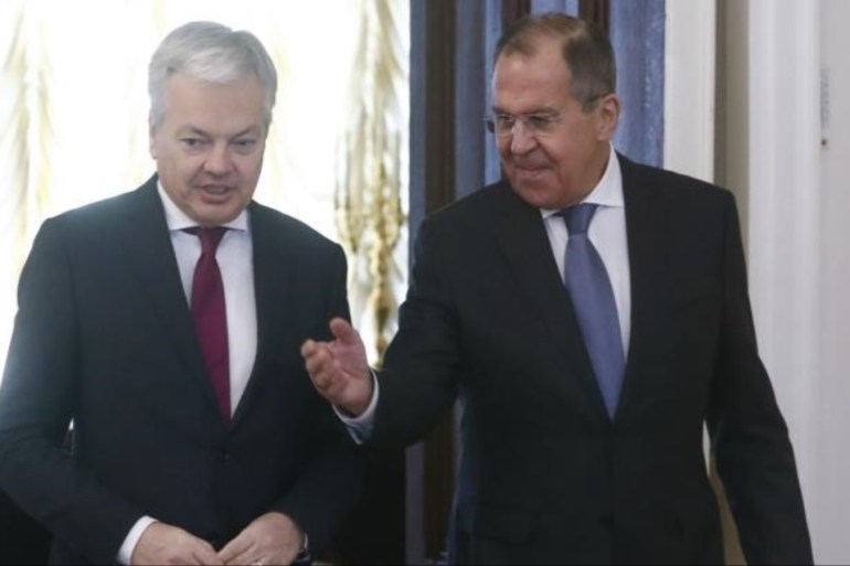 拉夫罗夫（右）与比利时外长指责华盛顿在叙利亚“朝着危险的方向”行动 [路透社]