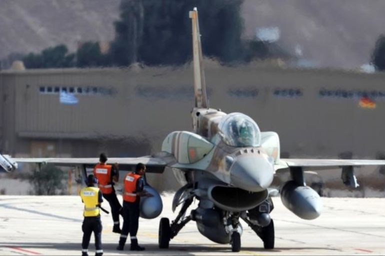 本周有四架飞机在叙利亚上空被击落，其中以色列F-16战斗机的坠毁将这一系列事件推向高潮[路透社]