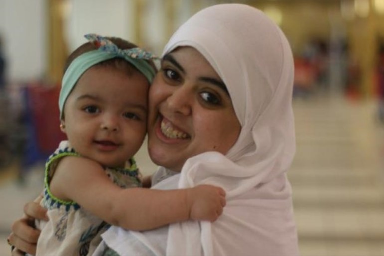 埃及一女婴被迫隐藏 并与母亲分离