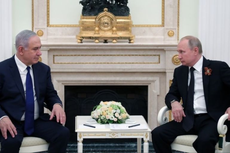 Putin (R) meets with Netanyahu (L) in the Kremlin in Moscow