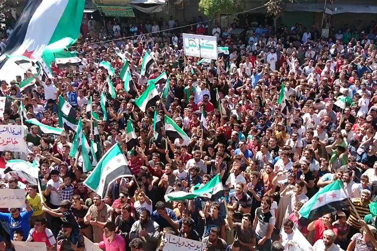 مظاهرات تجوب الشمالي السوري في جمعة جديدة تحت عنوان "لا بديل عن إسقاط النظام".