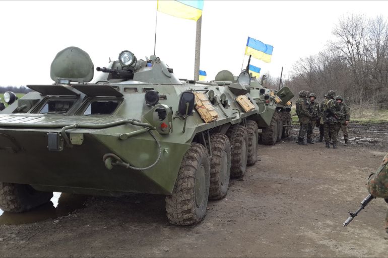 مدرعات أوكرانية تشارك بعمليات شرق أوكرانيا المسلحين الروس