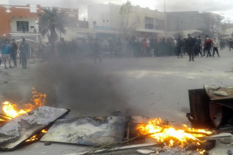 غضب واحتجاجات بتونس إثر مقتل مصور صحفي حرقا