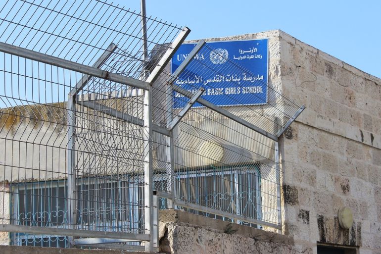 تطال الهجمة الإسرائيلية ست مدارس تابعة لوكالة غوث وتشغيل اللاجئين (الجزيرة)