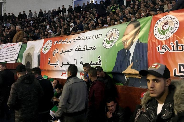 Supporters of Algeria's ruling party FLN gather to show their support for Algerian President Abdelaziz Bouteflika in Algiers, Algeria February 9, 2019. REUTERS/Lamine Chikhi