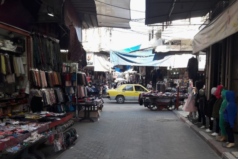 مدينة غزة، سوق الملابس يكاد يخلو من الزبائن