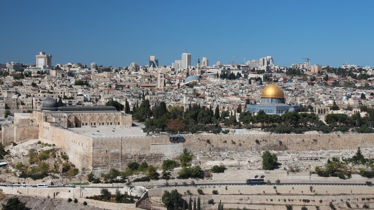 القدسhttps://pixabay.com/en/jerusalem-historic-center-city-wall-1314895/
