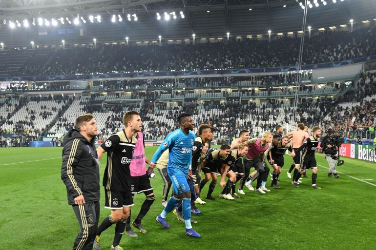 TURIN, ITALY - APRIL 16: The Ajax team celebrate winning the UEFA Champions League Quarter Final second leg match between Juventus and Ajax at Allianz Stadium on April 16, 2019 in Turin, Italy. (Photo by Stuart Franklin/Getty Images)