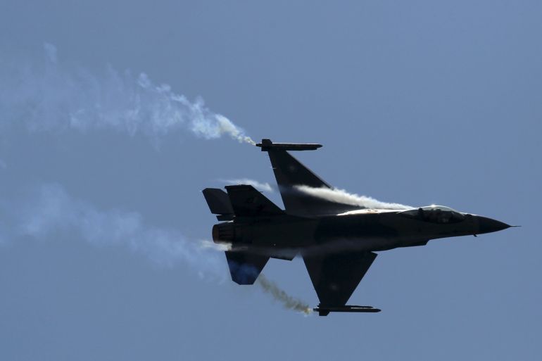 A Pakistani F-16 fighter performs during a ceremony marking Pakistan Defence Day in Islamabad, Pakistan, September 6, 2015. Pakistanis are celebrating the golden jubilee of Pakistan Defence Day in memory of the martyrs of the 1965 war who defended the motherland against the powerful Indian Army in the Indo-Pak war. REUTERS/Faisal Mahmood