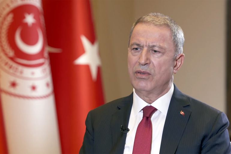 وزير الدفاع التركي يدعو روسيا للضغط على النظام السوري لوقف الغارات في إدلب