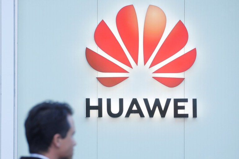 The logo of Huawei is seen in Davos, Switzerland Januar 22, 2020. REUTERS/Arnd Wiegmann