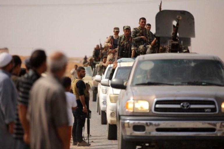 قوات النظام بدأت تمشيط أحياء سراقب بعد انسحاب مئات من مقاتلي المعارضة منها (رويترز)