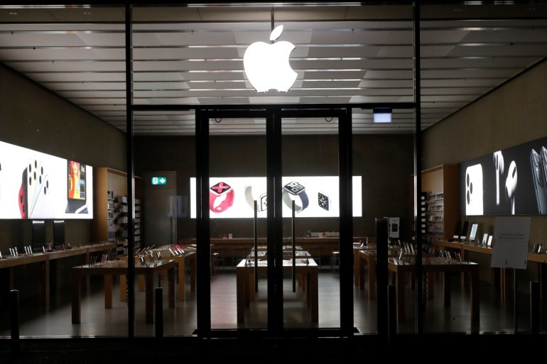 The logo of U.S. technology company Apple is seen at a branch office in Basel, Switzerland March 2, 2020. REUTERS/Arnd Wiegmann