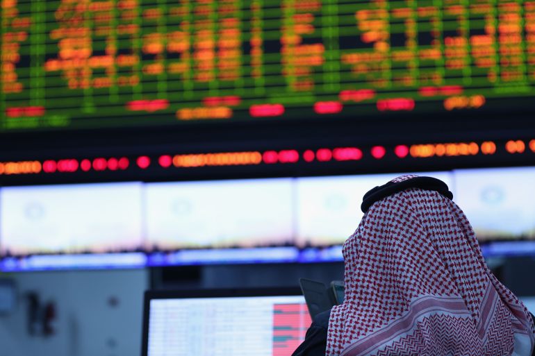 تنفق المملكة العربية السعودية والإمارات العربية المتحدة عشرات المليارات لدعم اقتصاداتهما خلال أزمة الكورونا