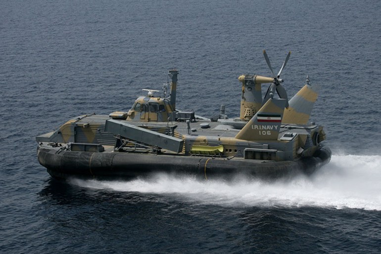 البحرية الإيرانية تقوم بتسيير سفن في المياه الخليجية (الصحافة الإيرانية)