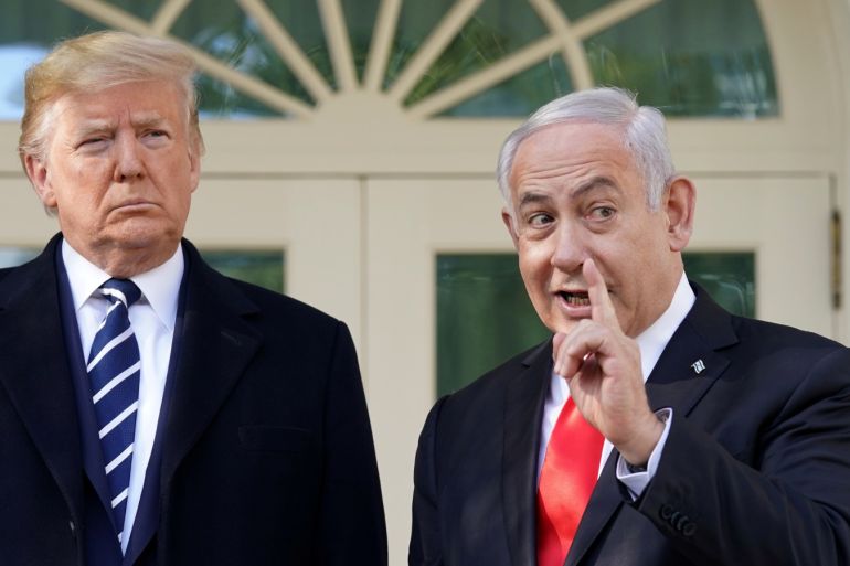 U.S. President Donald Trump and Israeli Prime Minister Benjamin Netanyahu talk outside the Oval Office of the White House in Washington, U.S., January 27, 2020. REUTERS/Kevin Lamarque TPX IMAGES OF THE DAY