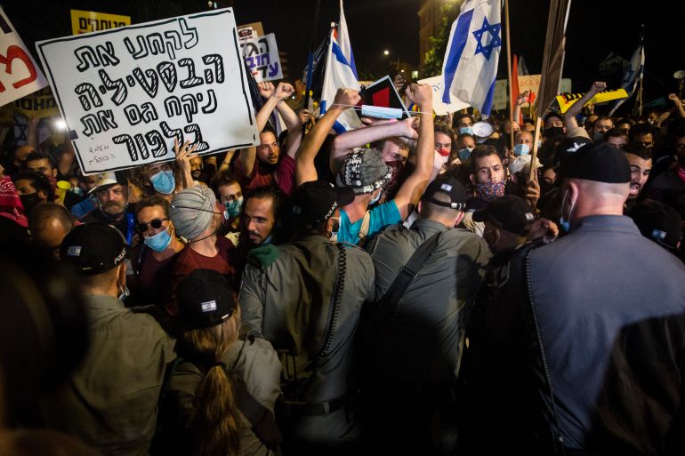 Protesters Return To Netanyahu Residence To Decry Covid-19 Response