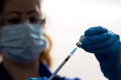 研究人员表示，还需要更多数据以证明接种新冠疫苗与女性月经周期紊乱之间的关系，以确定这种关联是真实存在的，或仅仅是出于“统计上的偶然” (盖帝图像)