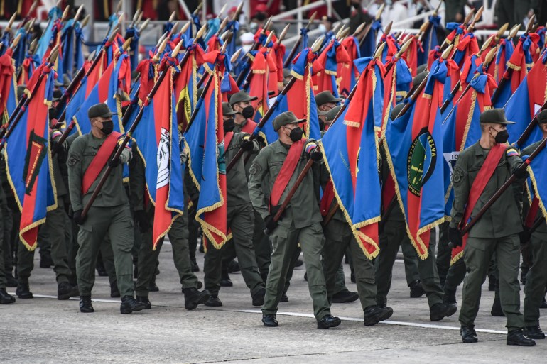 Maduro Holds Military Parade on Independece Day