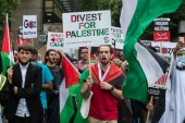 伦敦市中心举行抗议游行，呼吁政府禁止对以色列定居点进行投资 (阿纳多卢通讯社)