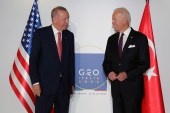 美国总统拜登（右）与土耳其总统埃尔多安（阿纳多卢通讯社）