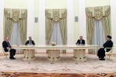 俄罗斯总统普京（左）在莫斯科会见伊朗总统易卜拉欣·莱希（路透社）