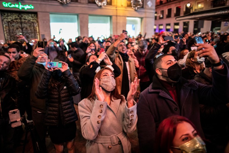 Madrid Upkeeps New Year's Eve Grape Tradition With Tight Covid-19 Restrictions