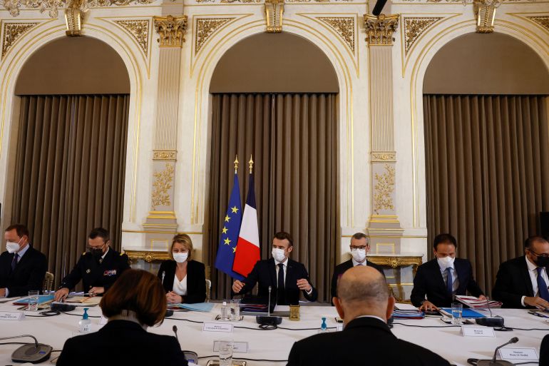 French Defense Council on Ukraine crisis, in Paris