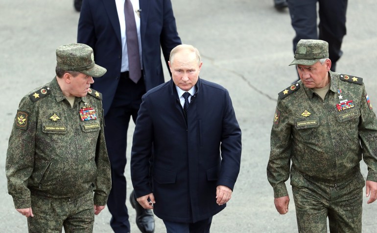 Putin, Rusya ve Belarus ortak askeri tatbikatı Zapad-2021’i poligonda takip etti