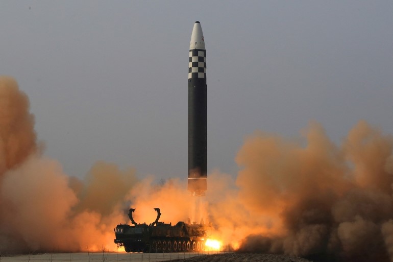 两周内第八次试验：朝鲜发射两枚导弹| 军事新闻| 半岛电视台