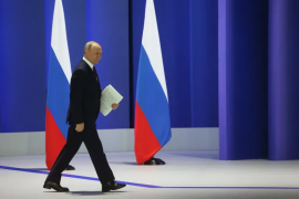 2023年2月21日，俄罗斯总统弗拉基米尔·普京大步向前准备在莫斯科发表国情咨文（路透）