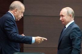 俄罗斯总统普京（右）和土耳其总统埃尔多安 (路透)