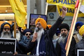 锡克教社区成员在印度驻温哥华领事馆外举行抗议 (路透社)