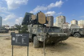 阿塞拜疆首都巴库战争博物馆展出的一辆装甲车 (半岛电视台)